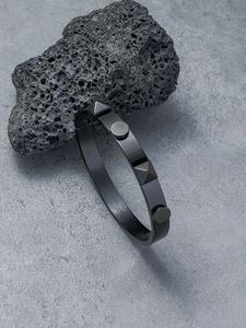 <span class=keywords><strong>Bracciale</strong></span> <span class=keywords><strong>bracciale</strong></span> personalizzato <span class=keywords><strong>con</strong></span> <span class=keywords><strong>nome</strong></span> Laser incisabile <span class=keywords><strong>con</strong></span> Logo di alta gioielleria <span class=keywords><strong>bracciale</strong></span> oro placcato in acciaio inossidabile rivetto <span class=keywords><strong>argento</strong></span> <span class=keywords><strong>bracciale</strong></span> <span class=keywords><strong>rigido</strong></span> - Product Image 5