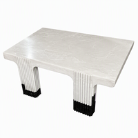 Table Basse Moderne en Marbre Blanc Naturel Poli avec Pieds Colonne Cannelés pour Salon – Durable et Écologique – Offre Spéciale