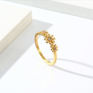 <span class=keywords><strong>Anello</strong></span> da donna alla moda in acciaio inossidabile <span class=keywords><strong>con</strong></span> motivo a fiore <span class=keywords><strong>margherita</strong></span> 18K PVD di alta qualità personalizzato <span class=keywords><strong>con</strong></span> anima in zircone - Product Image 3