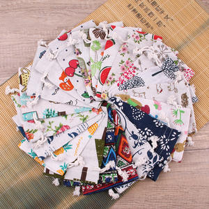 Vente en gros de sacs en coton lin bleu blanc de style chinois petit bouquet de pantalons à poche à rabat organisation de stockage de cadeaux de bijoux recyclables - Product Image 3