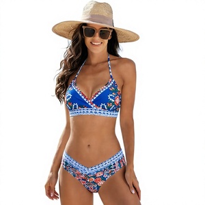 Bikini halter con estampado floral personalizado para mujer, con braga de cintura alta, cuello en V profundo, traje de baño de 2 piezas con control de abdomen. - Product Image 4