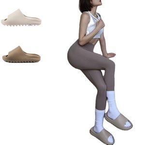 Sandales classiques imperméables pour hommes 2026 de bonne qualité avec empeigne en tricot, semelle extérieure en PU et semelle intermédiaire en liège - Product Image 4
