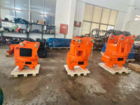Mini-excavatrice avec rotateur hydraulique inclinable et rotatif, attache rapide