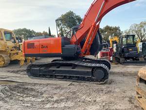 ชิ้นส่วนเครื่องยนต์และปั๊มหลักรถขุด ZX240-3G ฮิตาชิใช้แล้วจากญี่ปุ่น - Product Image 5