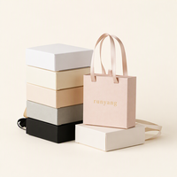 Boîte à bijoux personnalisée rose poudré avec poignée en ruban, emballage cadeau rigide de luxe pour les marques de bijoux