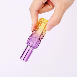 Échantillons gratuits Bouteille de parfum <span class=keywords><strong>en</strong></span> <span class=keywords><strong>verre</strong></span> coloré de 10ml <span class=keywords><strong>en</strong></span> forme de <span class=keywords><strong>gourde</strong></span> amère double couleur changement progressif bouteilles de pulvérisation - Product Image 4