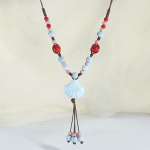 Женское колье с керамическими бусинами - Product Image 4