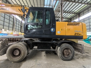 Excavadora Hidráulica Usada HYUNDAI 210W-7 de 21 Toneladas, Envío Gratuito, Alta Calidad, con Motor, Bomba y Rodamientos, Certificación EPA y CE - Product Image 6