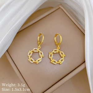 Nuova Tendenza Moda Set di Gioielli da Donna con Collana e Orecchini con Pendente Rotondo in Acciaio Inossidabile Placcato <span class=keywords><strong>Oro</strong></span> 18K con Zirconi Brillanti - Product Image 5