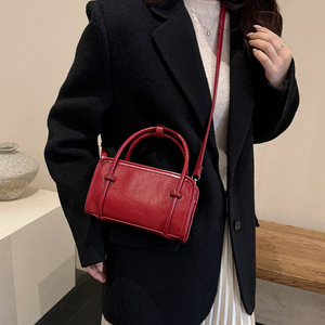 New Minimalist Cream-colored Korean-style Vintage Lady <b>Handbag</b> with <b>Chains</b> Versatile Trendy Suitable for Daily Commuting Travel - Product Image 3