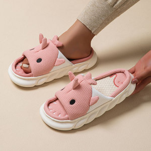 Lin pour femmes pour pantoufles dessin animé requin conception transfrontalière en gros été fond épais <span class=keywords><strong>sandales</strong></span> antidérapantes sensation avancée EVA - Product Image 1