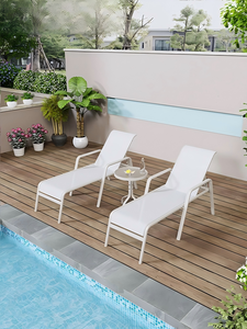Chaise longue de piscine réglable en aluminium avec dossier en maille pour l'extérieur - Product Image 1