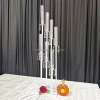 Grand chandelier blanc à 7 bras avec tubes en verre et pendentifs en cristal, porte-bougie pour centre de table de mariage et événements