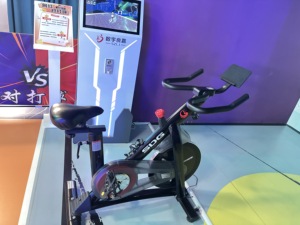Simulateur de cyclisme immersif à grand écran, équipement de divertissement interactif multijoueur pour la remise en forme en salle, idéal pour les salles de sport et les jeux en famille - Product Image 6
