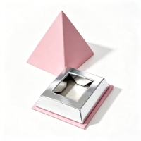 Boîte cadeau rigide pyramidale unique, emballage de parfum de luxe mat, doublure intérieure argentée, forme spéciale, boîte cadeau cosmétique parfumée