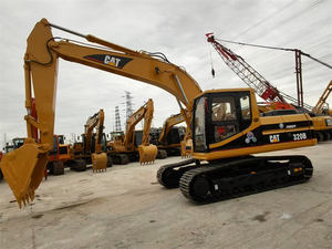 Excavatrice sur chenilles Caterpillar 320B, 128 CV, CAT 320B avec cabine climatisée pour travaux de terrassement et de creusement de fossés - Product Image 3