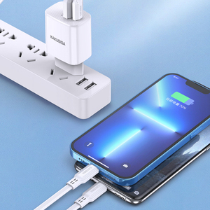 Cargador Rápido de Doble Puerto KAKUSIGA, 20W USB-C, 18W USB-A, Blanco - Product Image 5