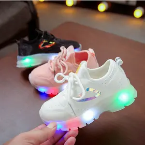 Çocuk bebek kız erkek mektup örgü Led çorap spor koşu Sneakers ayakkabı çocuklar Sneakers Light Up ayakkabı