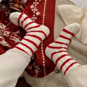 Tùy Chỉnh Funky Vớ Ấm Mùa Đông Faux Lông Len Năm Mới May Mắn Màu Đỏ Chất Lượng Cao Phi Hành Đoàn Phong Cách Tùy Chỉnh Mờ Vớ Cho Phụ Nữ - Product Image 6