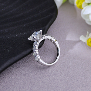 แหวนแต่งงานเพชรทรงปรินเซสคัท 2 กะรัต คุณภาพสูง ผลิตตามสั่ง พร้อมใบรับรอง IGI เพชรเพาะเลี้ยง ตัวเรือนทองคำแท้ 14K สำหรับการสั่งซื้อแบบด่วน - Product Image 4