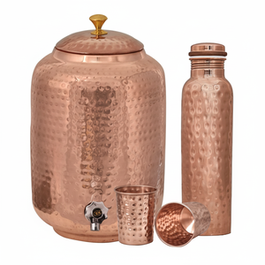 Grand distributeur d'eau antique en cuivre pur martelé avec bouteille et verre pour accessoire à boire - Product Image 1