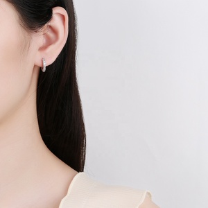 <span class=keywords><strong>Orecchini</strong></span> <span class=keywords><strong>a</strong></span> <span class=keywords><strong>Cerchio</strong></span> <span class=keywords><strong>Piccoli</strong></span> in <span class=keywords><strong>Argento</strong></span> 925 con Zirconi Cubici Nuovo Design 13mm - Product Image 6