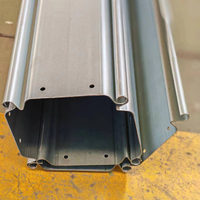 Machine de fabrication automatique de portes volets roulants Machine de formage de rouleaux de portes volets roulants