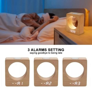Réveil numérique en bois avec logo personnalisé, lumière LED, affichage de la température, 3 modes d'alarme pour la maison et la chambre - Product Image 3