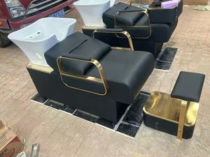 Sillón de Peluquería Contemporáneo de Cuero Sintético Negro con Reposapiés Extraíble y Estructura Metálica - Product Image 2