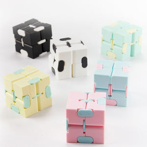 Mini jouets de voyage anti-stress : Fidget Cube, Magic Puzzle, Flip Cube, Infinity Cube pour adultes et enfants, soulagement de l'anxiété et de l'ADHD - Product Image 1