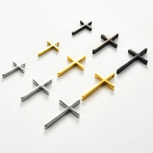 Ciondolo a croce di Gesù semplice e minimalista per uomo e donna, in acciaio inossidabile unisex, taglia S/M/<span class=keywords><strong>L</strong></span>, non sbiadisce, ciondolo religioso cristiano, idea regalo. - Product Image 6