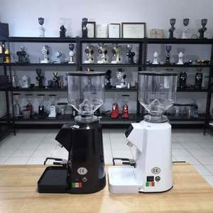 Moulin à café électrique professionnel 64 mm DF64 900E en alliage d'aluminium, meule plate 1Zpresso, 110 V, pour usage commercial, en vente - Product Image 4