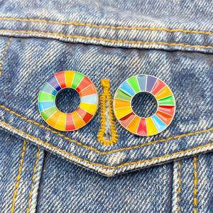 Broche de los Objetivos de Desarrollo Sostenible de las Naciones Unidas, Pin Geométrico, Adorno, Insignia de Esmalte con Efecto de Goteo de Aceite - Product Image 5