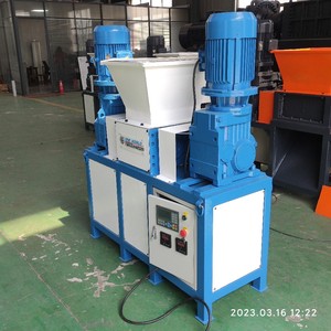 Broyeur à double arbre de vieux vêtements en métal et en fer Broyeur à copeaux de papier d'aluminium Broyeur à réservoir de <span class=keywords><strong>gaz</strong></span> multifonctionnel - Product Image 4