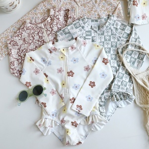 Traje de Baño de una Pieza de Manga Larga con Protección <span class=keywords><strong>UV</strong></span> para Niña Pequeña, Lindo Traje de Baño Floral para Vacaciones en la Playa - Product Image 1