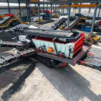 Crible vibrant mobile sur chenilles, machine de criblage robuste pour agrégats de pierre destinée à l'exploitation en carrière et à la construction