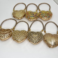 Sac à main de soirée mini en forme de cœur à la mode avec chaîne, ornements en diamant et bouton magnétique