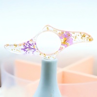 Nouveau marque-page créatif en forme de pouce avec fleur artificielle séchée, en résine exquise, idéal pour la lecture, parfait comme cadeau.
