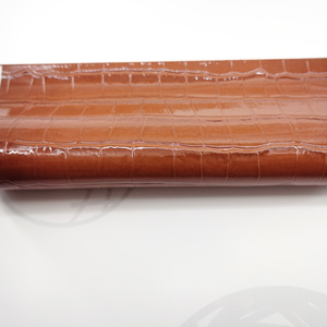 Cuir PVC gaufré <span class=keywords><strong>crocodile</strong></span> bicolore brillant pour la fabrication de trousses de toilette, imperméable et résistant à l'usure, prêt à être expédié - Product Image 3