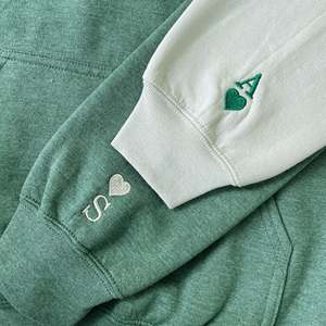 Sweat-shirt à manches brodées personnalisé, sweatshirts assortis pour les couples, idées de cadeaux uniques pour <span class=keywords><strong>lui</strong></span> et elle - Product Image 3