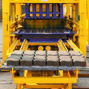 QT4-15B ligne de production entièrement automatique fabrication de blocs creux <span class=keywords><strong>en</strong></span> béton faisant la machine à emboîter le <span class=keywords><strong>ciment</strong></span> solide pavé de briques - Product Image 3