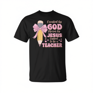 Camiseta para profesores cristianos, diseñada por Dios, elegida por Jesús, llamada a enseñar, diseño de lápiz rosa - Product Image 2