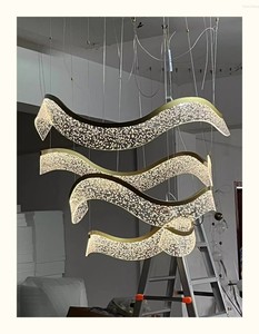 Lustre LED doré avec abat-jour en acrylique, hauteur réglable pour l'éclairage du salon - Product Image 6