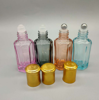 Hexagone coloré 3ml 6ml 8ml bouteilles vides de boule de rouleau pour le rouleau de parfum sur des bouteilles de boule de rouleau d'huile essentielle avec le couvercle d'or
