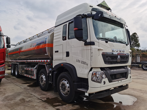 Camion-citerne à carburant SINOTRUK HOWO Euro Spec 8x4 avec réservoir de carburant en aluminium de 25500L 30000L, EBS ESC, suspension pneumatique pour le stockage d'eau - Product Image 6