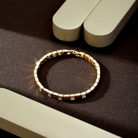 Bracelet tennis moderne en zircon cubique blanc taille princesse pour femme, idéal pour le quotidien, le bureau ou comme cadeau d'anniversaire B169