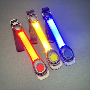 Banda LED ajustable para el brazo Correa impermeable intermitente para correr para todas las ocasiones-para la graduación <span class=keywords><strong>Acción</strong></span> <span class=keywords><strong>de</strong></span> <span class=keywords><strong>Gracias</strong></span> <span class=keywords><strong>Día</strong></span> <span class=keywords><strong>de</strong></span> San Valentín - Product Image 2