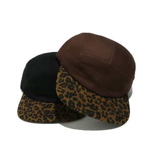 Gorra con estampado de leopardo para hombre, estilo camper, con visera plana, cierre a presión, vintage, con visera de leopardo, de lona bicolor, tipo béisbol, para camping. - Product Image 5