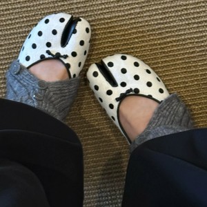 รองเท้าผู้หญิงสไตล์บัลเลต์แบบสวมเปิดนิ้วเท้าลายจุดฝรั่งเศสแบบใหม่ปี 2026 - Product Image 1