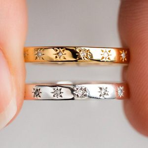 Anelli di Diamanti F1506 in Oro Massiccio 18K, Taglio Brillante Rotondo, Colore G Naturale, Fede Nuziale Minimalista Unisex - Product Image 1